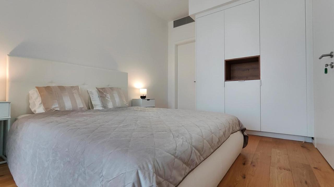 Beautiful 1 - Bedroom Apartment In Downtown Bratislava Exterior foto