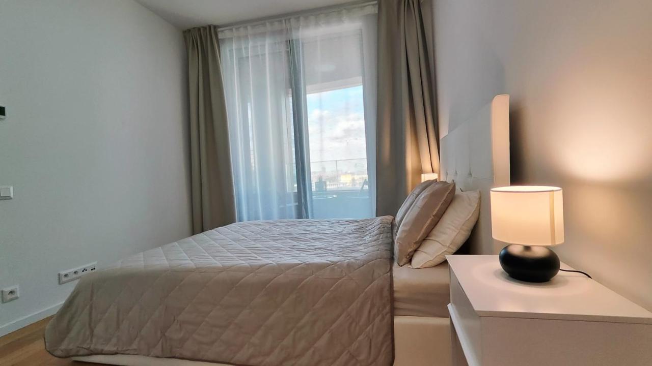 Beautiful 1 - Bedroom Apartment In Downtown Bratislava Exterior foto